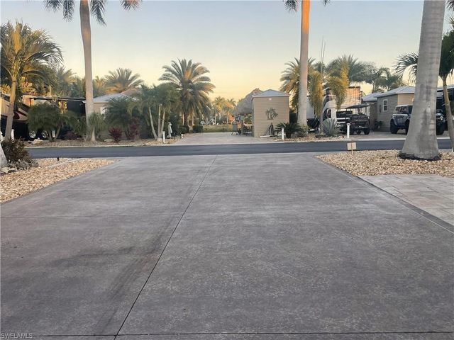 5210 Marsh Mallow TRL, Fort Myers, FL 33905