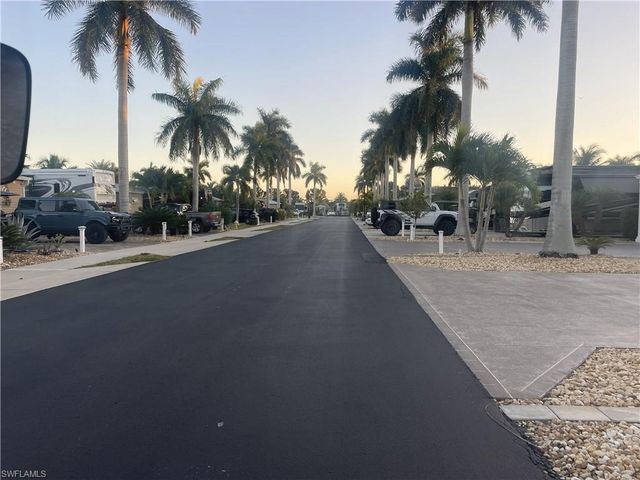 5210 Marsh Mallow TRL, Fort Myers, FL 33905