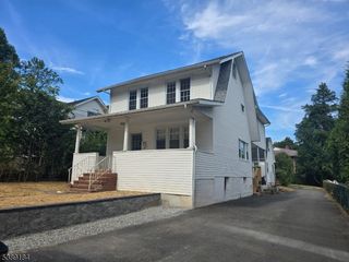 18 Adams Ter 2, Clifton City, NJ 07013