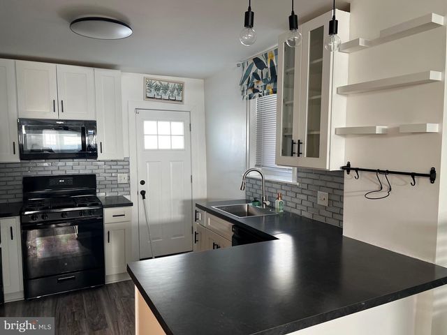 136 DAVIS ST, Philadelphia, PA 19127