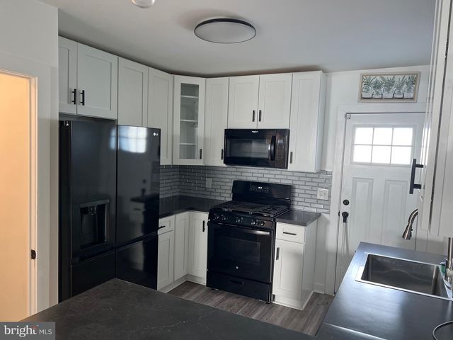 136 DAVIS ST, Philadelphia, PA 19127