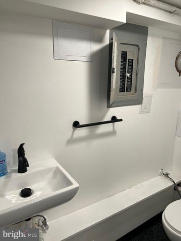 136 DAVIS ST, Philadelphia, PA 19127