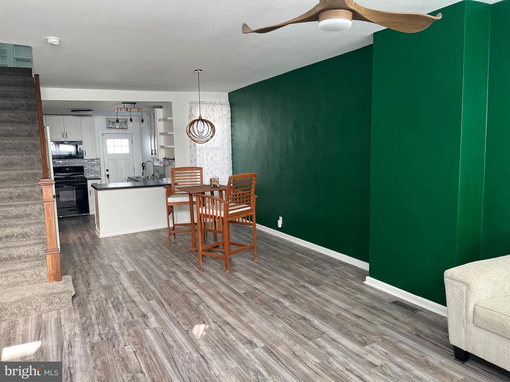 136 DAVIS ST, Philadelphia, PA 19127