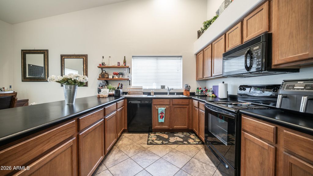 15256 W STATLER Street, Surprise, AZ 85374 — photo 4