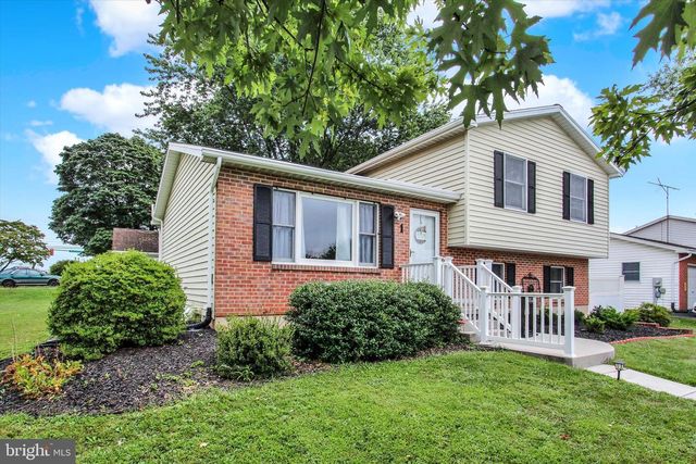 1 CARDINAL DR, Hanover, PA 17331