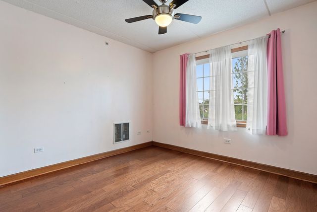 4833 N Olcott Avenue 307, Harwood Heights, IL 60706