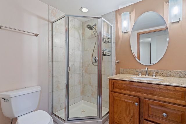 4833 N Olcott Avenue 307, Harwood Heights, IL 60706