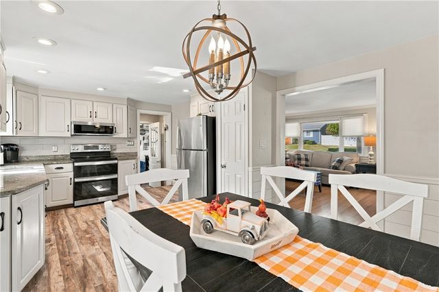 15 Valley View Drive, Smithfield, RI 02828