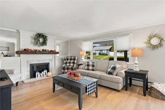 15 Valley View Drive, Smithfield, RI 02828