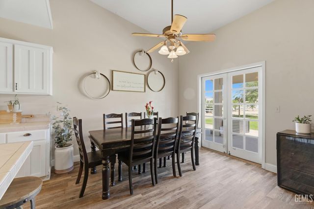 7058 Heatherwood, Bakersfield, CA 93313