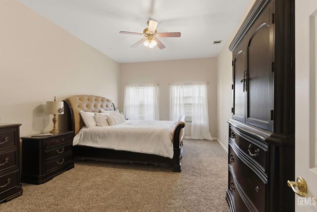 7058 Heatherwood, Bakersfield, CA 93313