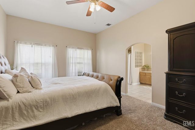 7058 Heatherwood, Bakersfield, CA 93313