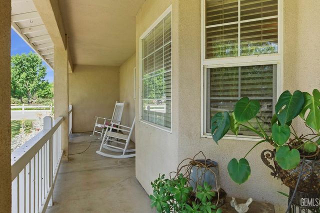 7058 Heatherwood, Bakersfield, CA 93313