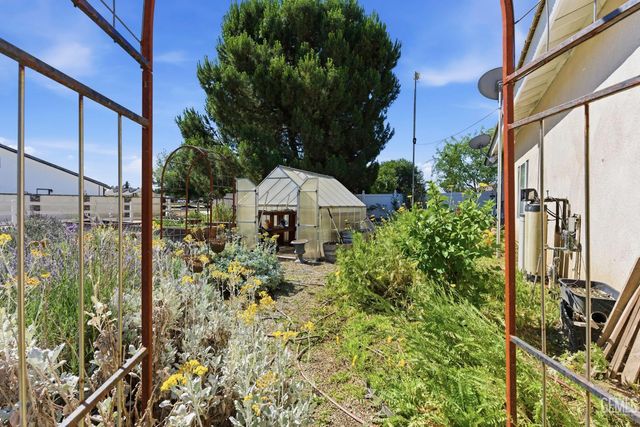 7058 Heatherwood, Bakersfield, CA 93313