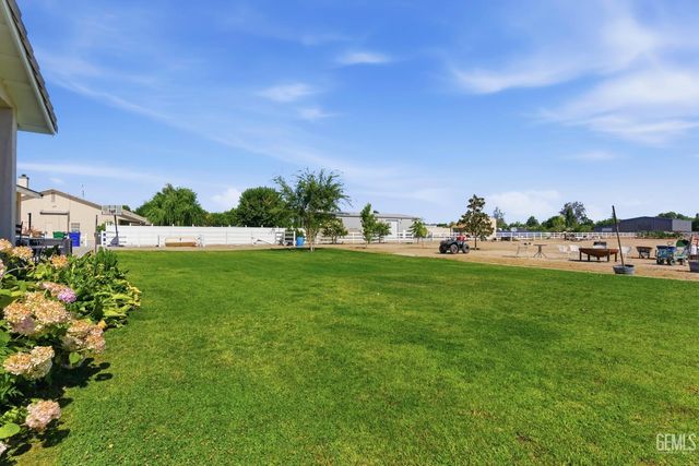 7058 Heatherwood, Bakersfield, CA 93313