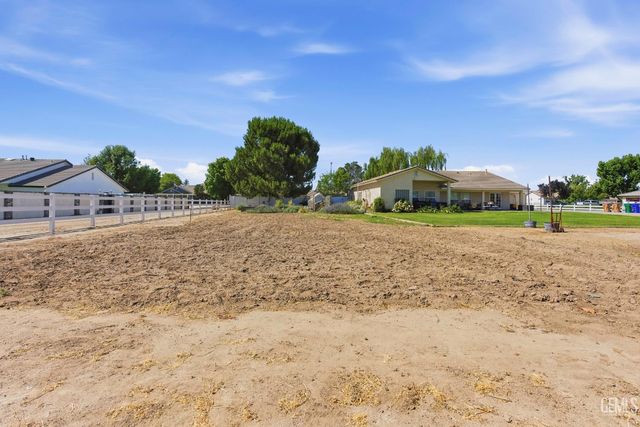 7058 Heatherwood, Bakersfield, CA 93313