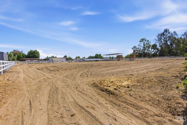 7058 Heatherwood, Bakersfield, CA 93313