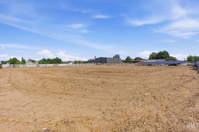 7058 Heatherwood, Bakersfield, CA 93313