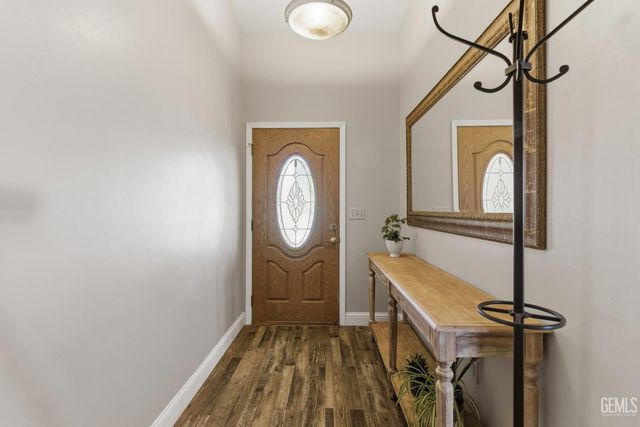 7058 Heatherwood, Bakersfield, CA 93313