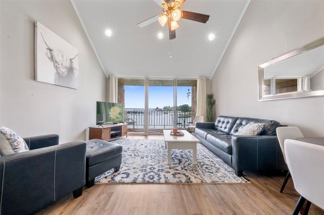 12600 Melville Drive 313A, Montgomery, TX 77356