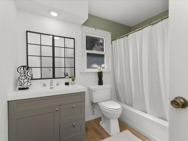 1605 E Franklin Street, Clinton, MO 64735