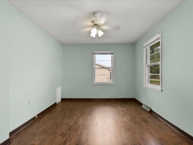 1605 E Franklin Street, Clinton, MO 64735
