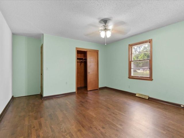 1605 E Franklin Street, Clinton, MO 64735