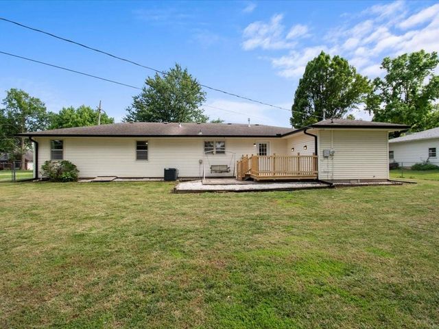 1605 E Franklin Street, Clinton, MO 64735