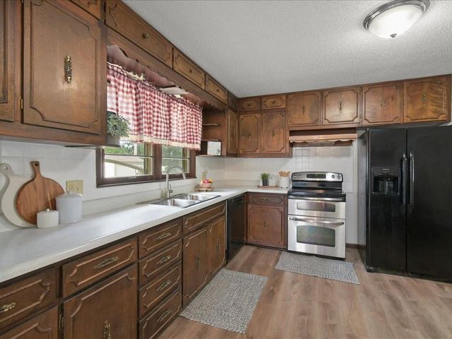 1605 E Franklin Street, Clinton, MO 64735