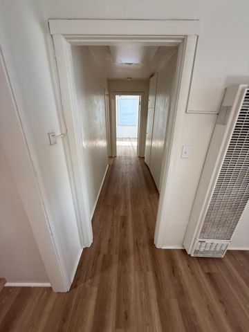 2353 E Vassar Avenue, Fresno, CA 93703