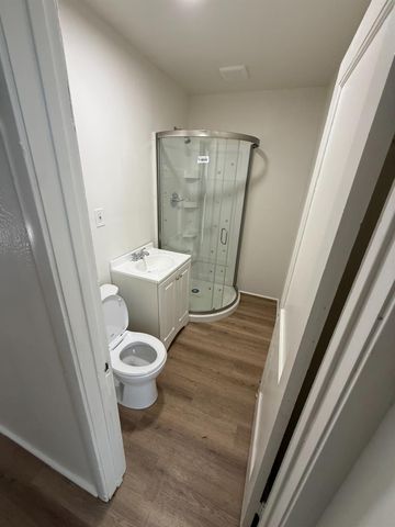 2353 E Vassar Avenue, Fresno, CA 93703