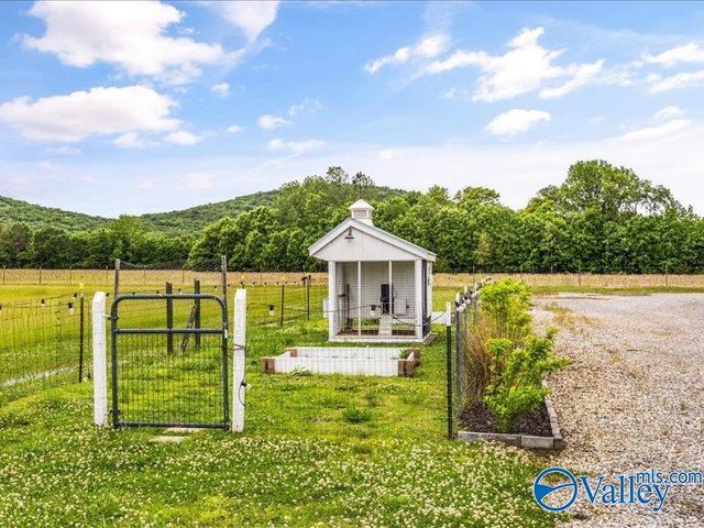 272 Maple Road, New Hope, AL 35760
