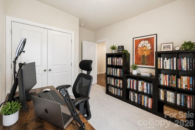 9423 Festival Way, Charlotte, NC 28215