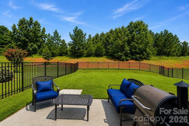 9423 Festival Way, Charlotte, NC 28215