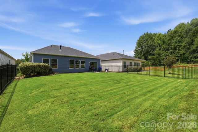 9423 Festival Way, Charlotte, NC 28215