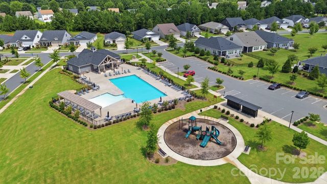 9423 Festival Way, Charlotte, NC 28215