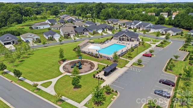 9423 Festival Way, Charlotte, NC 28215