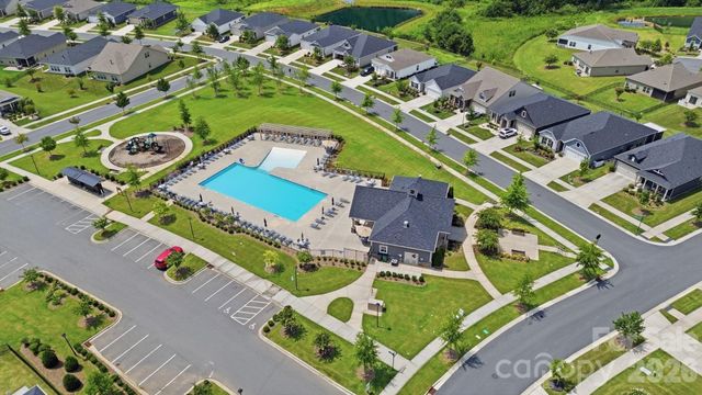 9423 Festival Way, Charlotte, NC 28215
