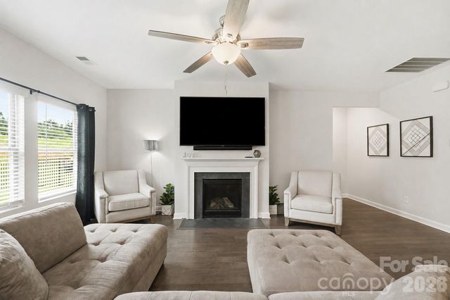 9423 Festival Way, Charlotte, NC 28215