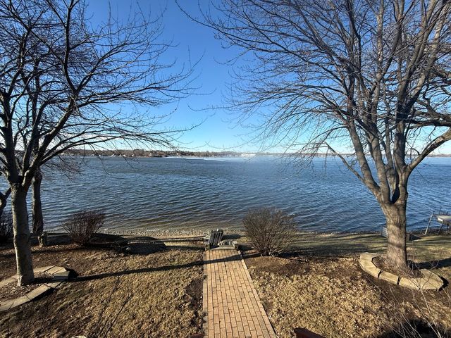 3321 N Bayview Lane, Mchenry, IL 60051