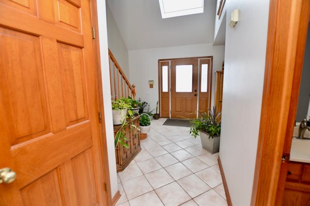 3321 N Bayview Lane, Mchenry, IL 60051