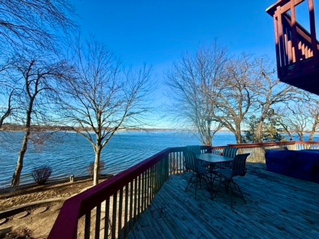 3321 N Bayview Lane, Mchenry, IL 60051