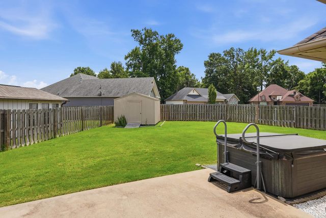 1900 Massee Gdns, Conway, AR 72034