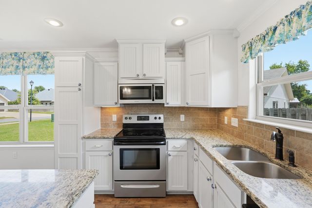 1900 Massee Gdns, Conway, AR 72034