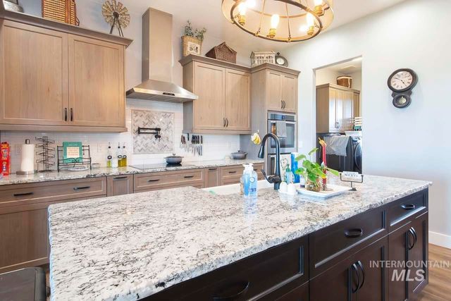 415 N Locust Grove Road, Kuna, ID 83634
