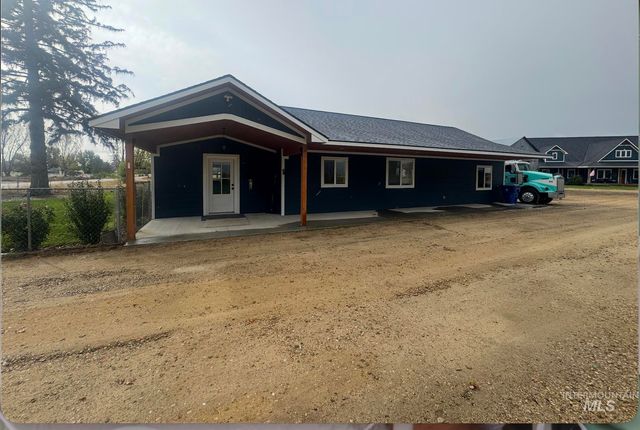 415 N Locust Grove Road, Kuna, ID 83634