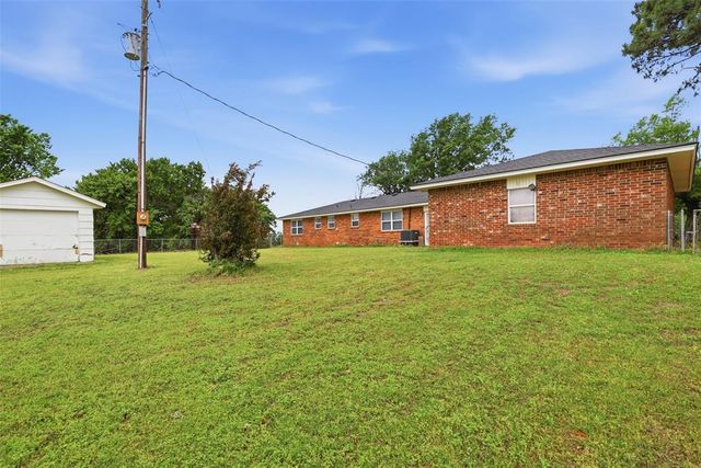 1301 Old Santa Fe Lake Road, Tecumseh, OK 74873