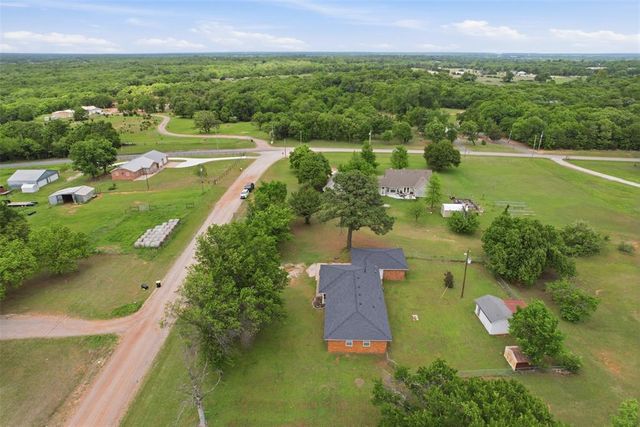 1301 Old Santa Fe Lake Road, Tecumseh, OK 74873