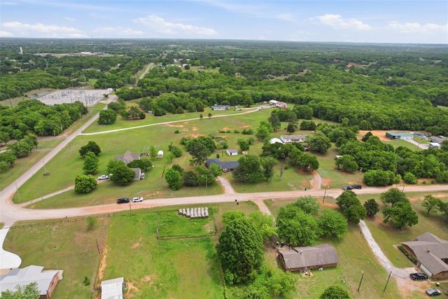 1301 Old Santa Fe Lake Road, Tecumseh, OK 74873