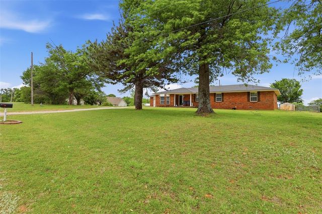 1301 Old Santa Fe Lake Road, Tecumseh, OK 74873